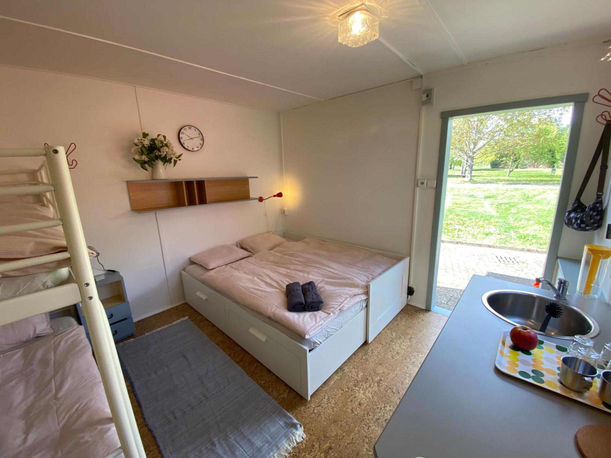 Prague Camping Dzban Екстериор снимка
