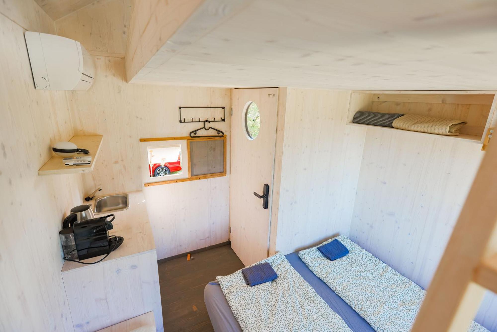 Prague Camping Dzban Екстериор снимка